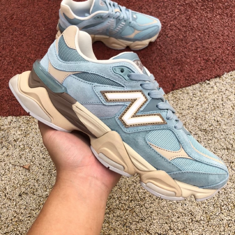 New Balance 9060 [X. 7]